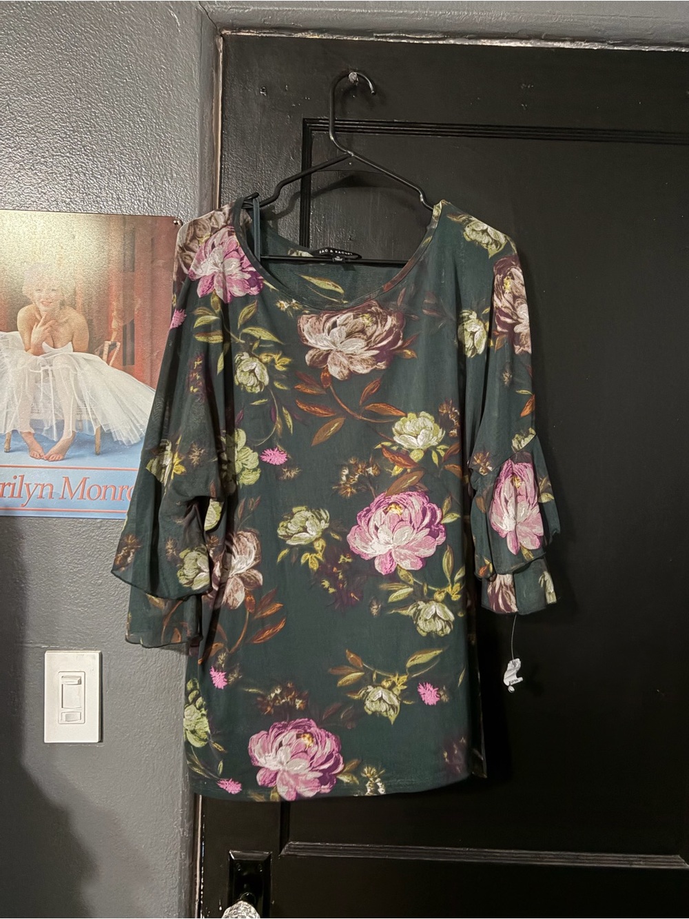 NWT Zac & Rachel Green Floral Ruffle-Sleeve Top